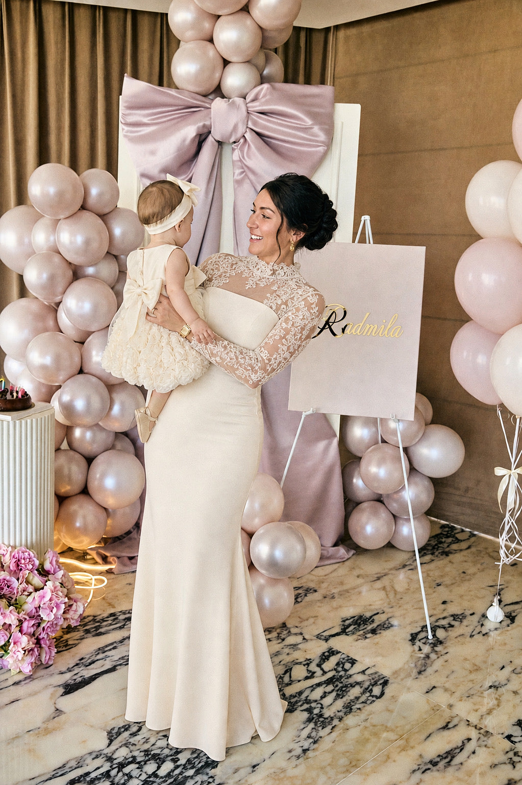 Bow balloon backdrop