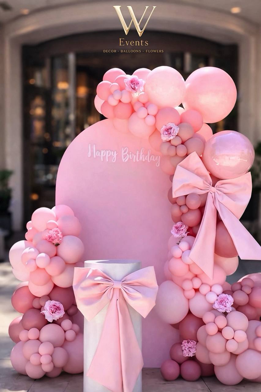 🎀 Bow Backdrop with Cake Stand